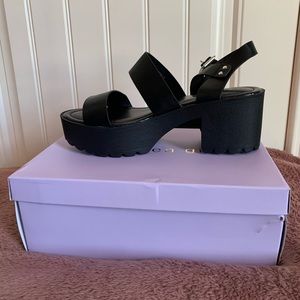 Madden girl block heel sandals size 10 - black